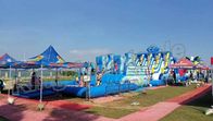 Hinterhof-großes erstaunliches aufblasbares Wasser parkt Kind und erwachsene Spiele im Freien