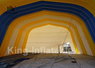 Kundengebundenes 32.81ft aufblasbares Ereignis-Zelt im Freien mit gelbem bogenförmigem