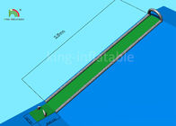 Grüne einbahnige 15-m-lange aufblasbare Wasserrutsche für Erwachsene fertigten Größe besonders an