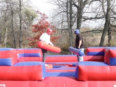 Aufblasbarer Gladiator Joust Inflatables Sportspiel Prahler für Kinder und Erwachsene