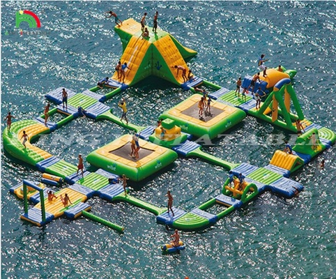 Wasserpark Großer aufblasbarer Wasserpark Ausrüstung Schwimmen kundenspezifischer aufblasbarer Wasserpark