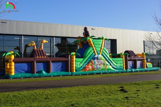 Großer aufblasbarer Hindernisplatz im Freien mit Rutsche und Zaun Springen Sprungsport mit Trampolin und Rutsche