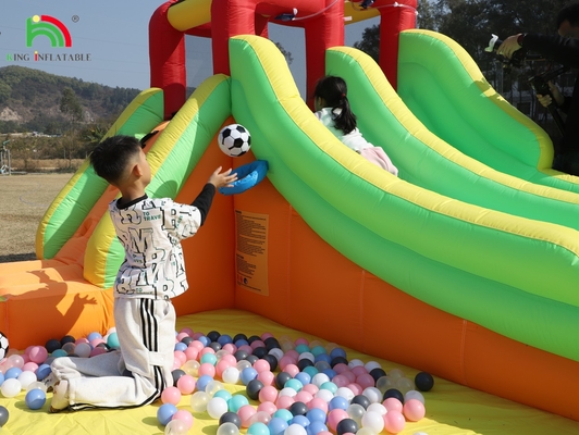 Aufblasbarer Aussteiger Combo-Sprunghaus Doppelspurige Aufblasbare Wasserrutsche mit Wasserpool Trampolin Schießen Net Basket Klettern