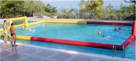 Aufblasbare Wassersport Spiele Aufblasbare Wasserpolospiel Fußball Feld Arena Court Aqua Aufblasbare Fußballplatz