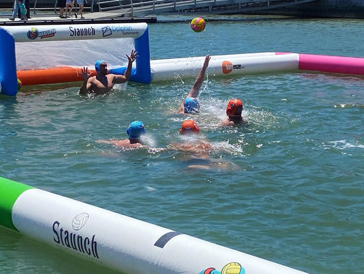 Aufblasbare Wassersport Spiele Aufblasbare Wasserpolospiel Fußball Feld Arena Court Aqua Aufblasbare Fußballplatz