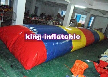 Bunter Streifen-aufblasbarer Katapult-Klecks, kundenspezifische PVC-Planen-aufblasbares Wasser-Spielzeug
