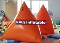Sich hin- und herbewegende Spielwaren aufblasbares Dreieck PVCs/orange Alarm-und Anzeigen-Bojen für Wasser parken
