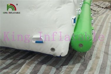 0.9mm PVC-Planen-weißer/Grün-aufblasbares Wasser-Spielzeug-riesiger Eisberg für Wasser-Park