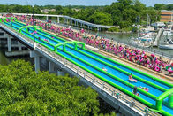 Kundengebundenes 100m langes aufblasbares Wasser-Sportspiel-Stadt-Dia im Freien für Erwachsene
