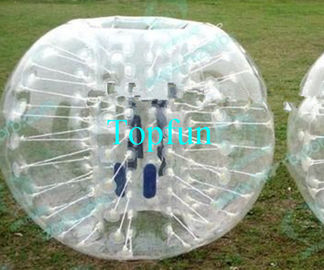 Blasen-Fußball auf Körper Grassplot aufblasbarem Zorbing-Stoßdämpfer-Ball